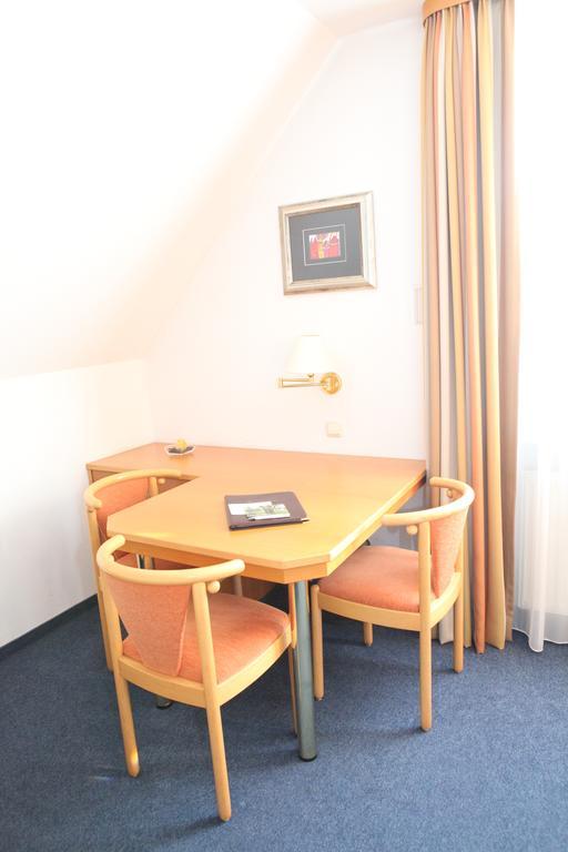 Hotel Am Ostpark Neubiberg Szoba fotó