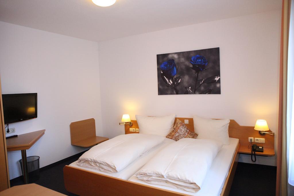 Hotel Am Ostpark Neubiberg Kültér fotó