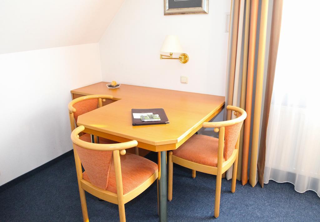 Hotel Am Ostpark Neubiberg Szoba fotó