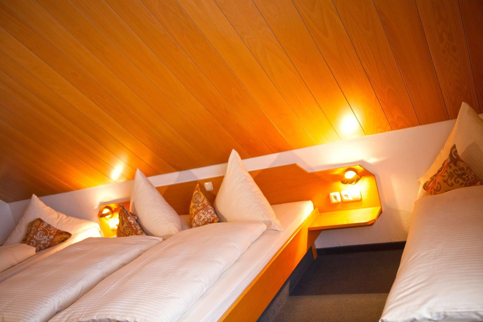 Hotel Am Ostpark Neubiberg Kültér fotó